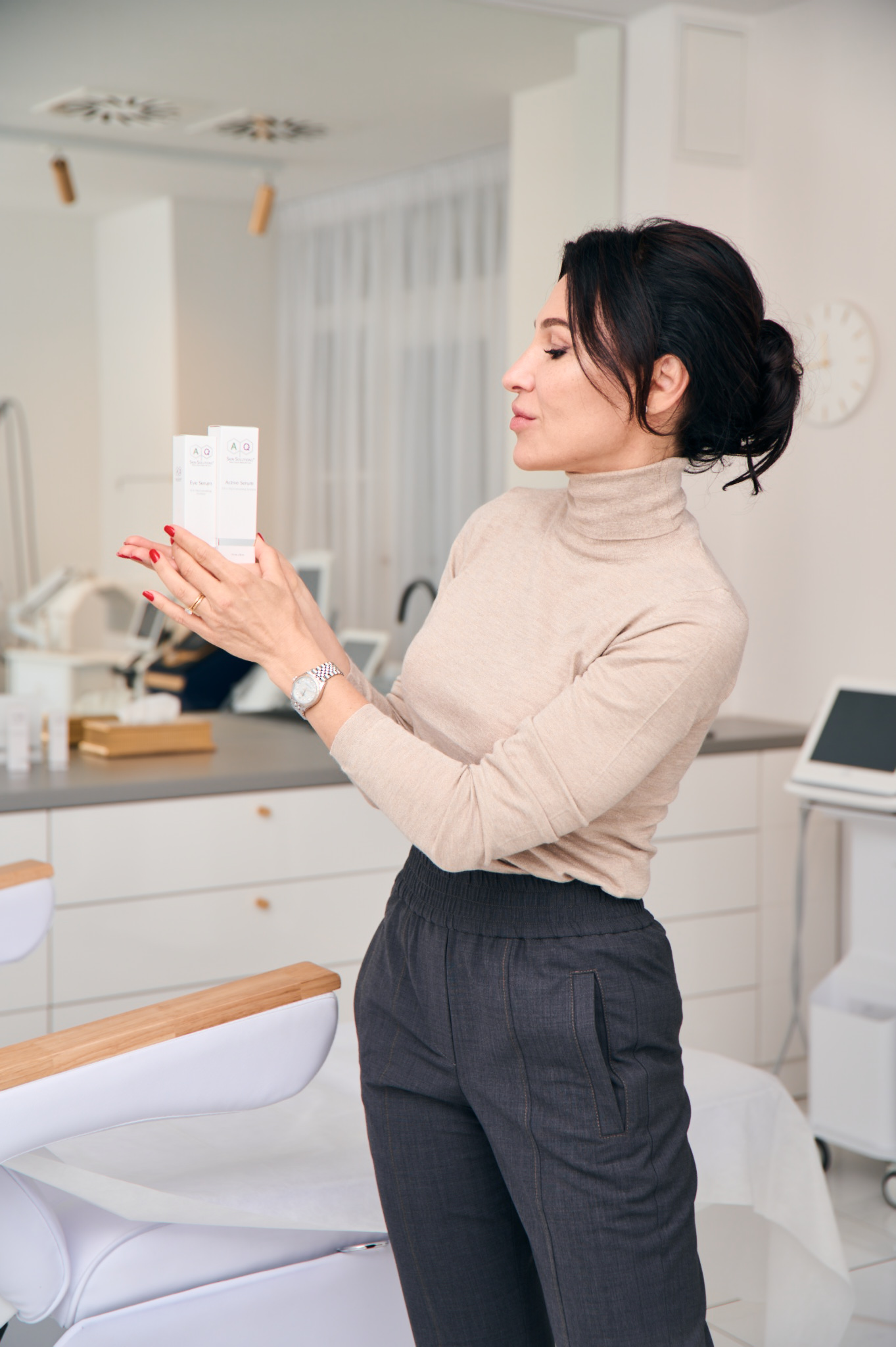 MUDr. Olga Bahnikova_AQ Skin Solutions 1
